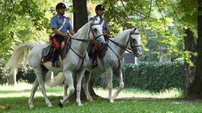 carabinieri a cavallo