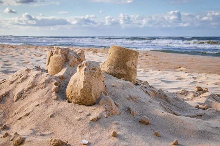 spiagge spagnole disinfettate dalla candeggina