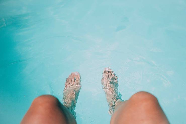 Piedi in acqua