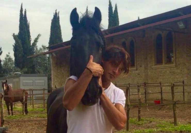 Garko e il suo amato cavallo (Foto instagram)