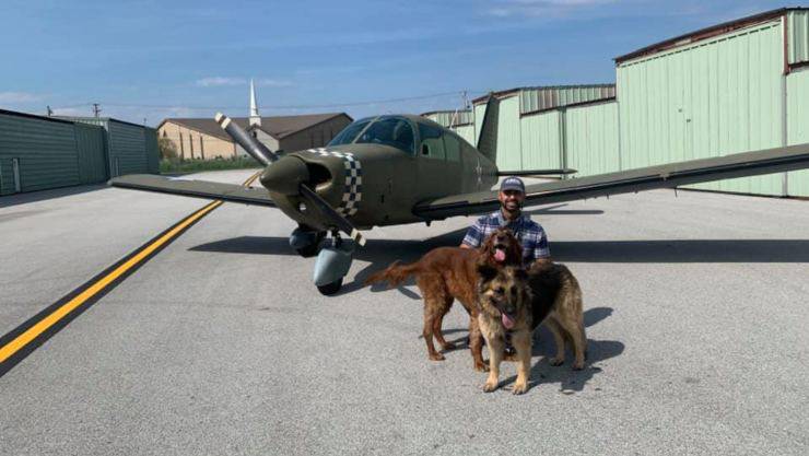 pilota aereo cani maltrattati 