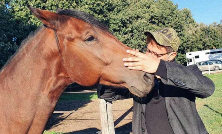 Gabriel e il cavallo (Foto Instagram)