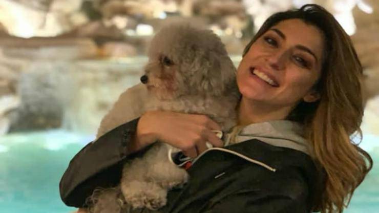 Elisa felice con il cane (Foto Instagram)
