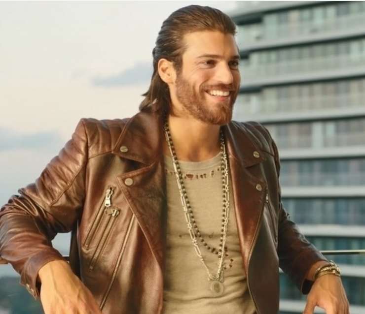 Can Yaman adorato in Italia 