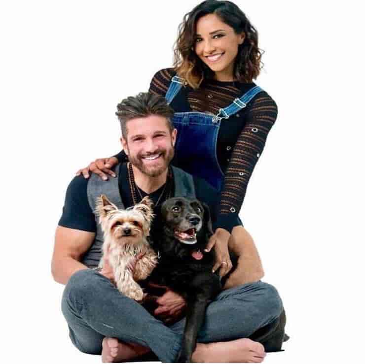 Edoardo Stoppa, Juliana Moreira e i loro cuccioli (Screen Instagram)