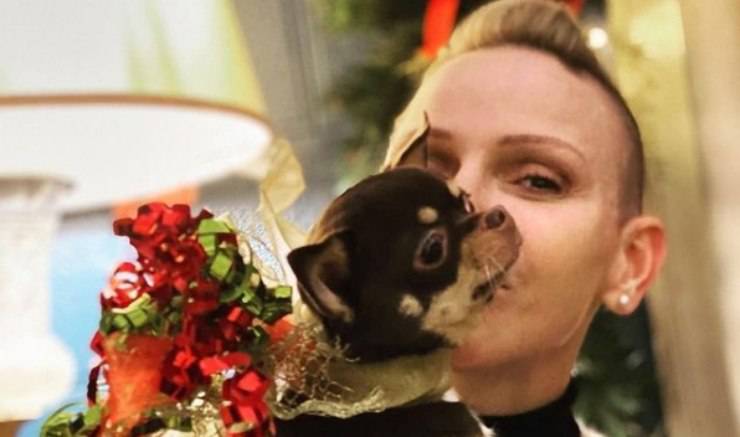 Charlene e il cane (Foto Instagram)