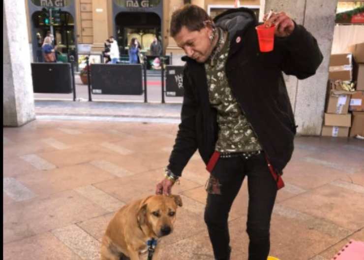 Il senzatetto ed il suo cane