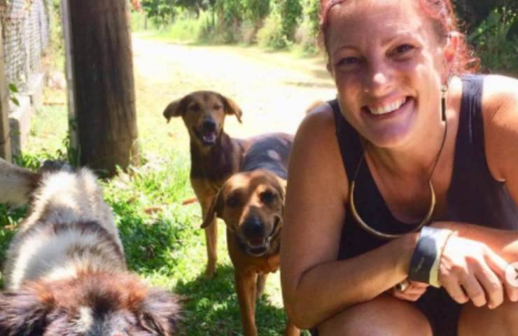 Cani in salvo grazie alla volontaria