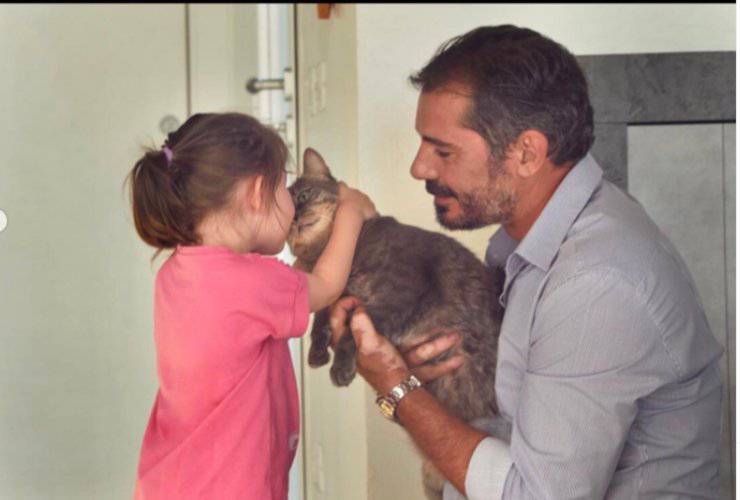 La famiglia di Giusy Ferreri e il loro gatto