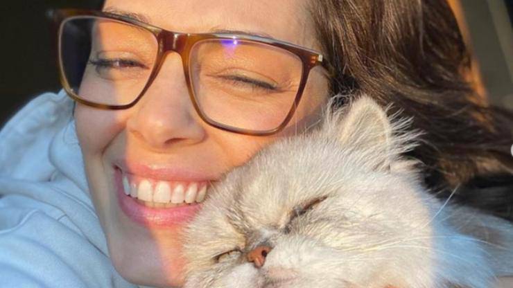 Giorgia Surina e il suo gatto