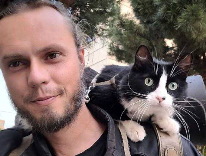 Mogli Il Gatto Che Viaggia In Giro Per Il Mondo In Sella Ad Una Moto mogli-il-gatto-che-viaggia-in-giro-per-il-mondo-in-sella-ad-una-moto