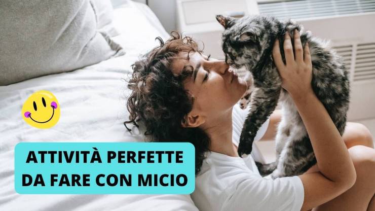donna e gatto affettuosi
