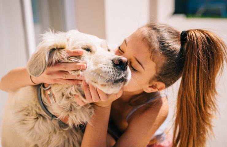 bambina e cane