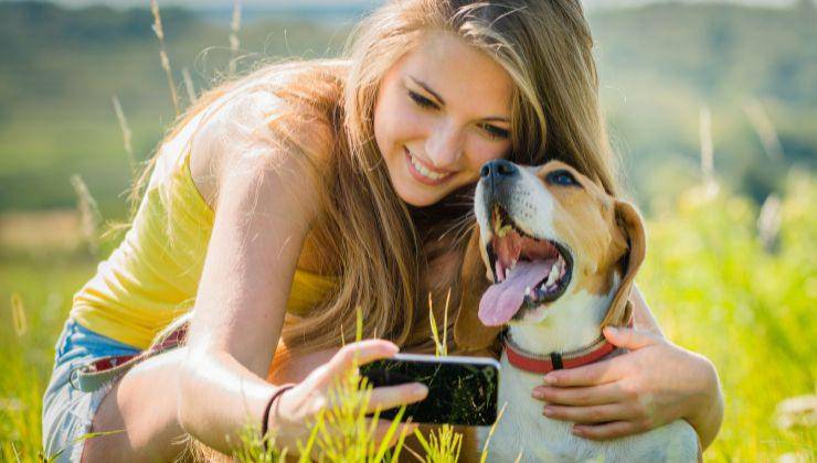 Padrona scatta un selfie col cane