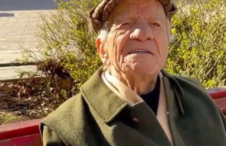 Le parole di un uomo saggio non sbagliano mai: "Loro sono i miei amici, l'uomo è troppo stupido per essere amico" (Video)