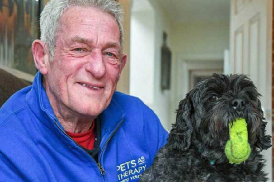 In coma per polmonite, apre gli occhi quando abbaia Teddy